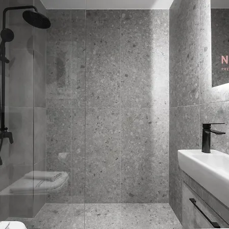 Creme, Nilie Hospitality Mgmt * Selanik